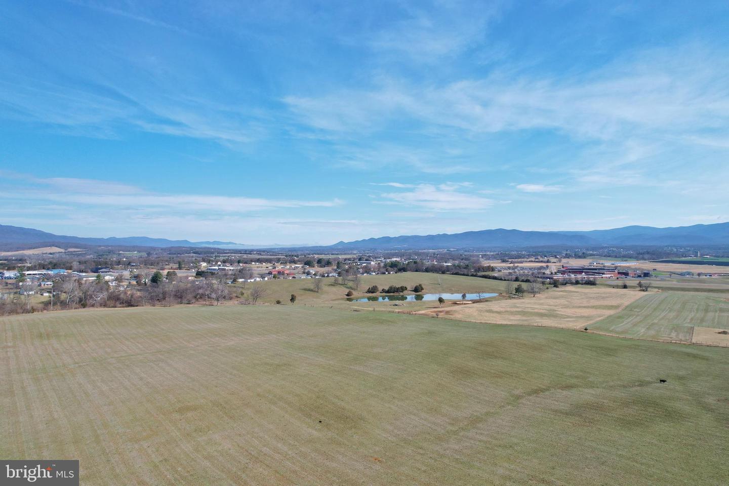 472 HONEYSUCKLE RD, ELKTON, Virginia 22827, 3 Bedrooms Bedrooms, ,2 BathroomsBathrooms,Residential,For sale,472 HONEYSUCKLE RD,VARO2002864 MLS # VARO2002864