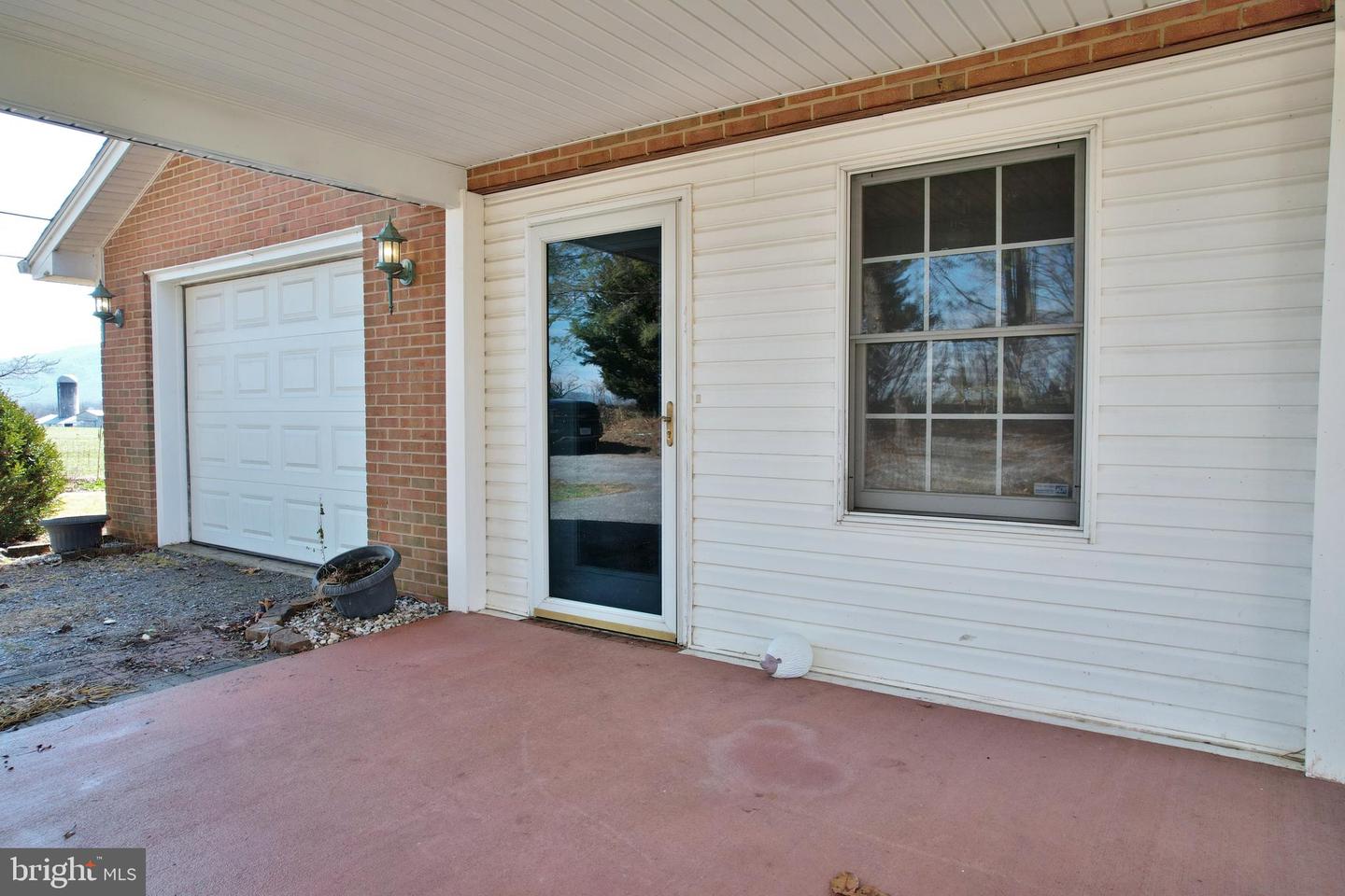 472 HONEYSUCKLE RD, ELKTON, Virginia 22827, 3 Bedrooms Bedrooms, ,2 BathroomsBathrooms,Residential,For sale,472 HONEYSUCKLE RD,VARO2002864 MLS # VARO2002864