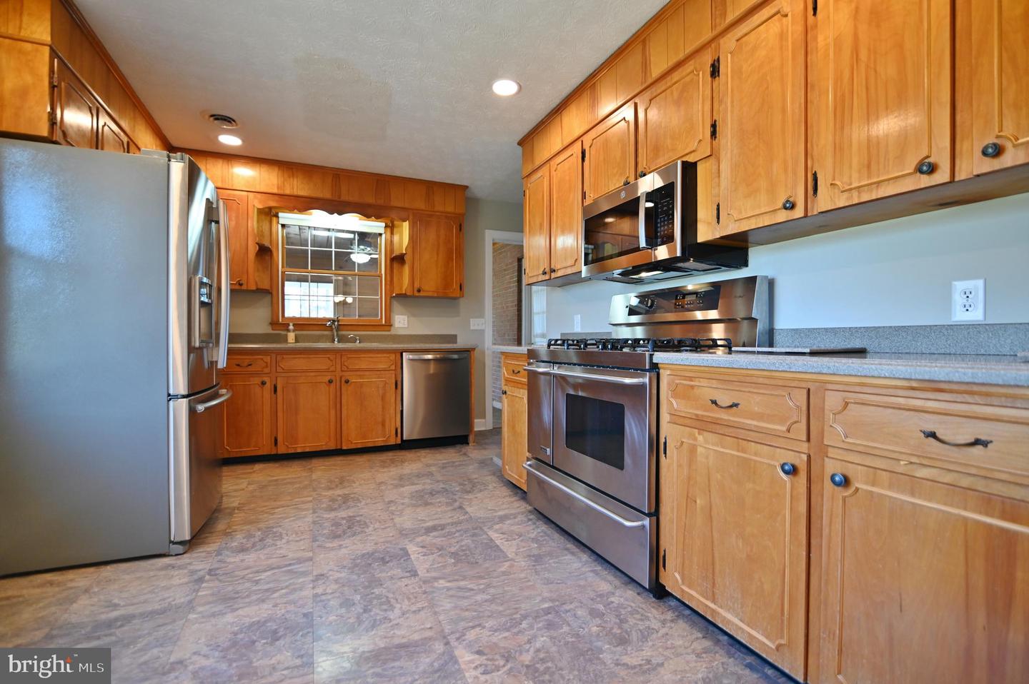 472 HONEYSUCKLE RD, ELKTON, Virginia 22827, 3 Bedrooms Bedrooms, ,2 BathroomsBathrooms,Residential,For sale,472 HONEYSUCKLE RD,VARO2002864 MLS # VARO2002864