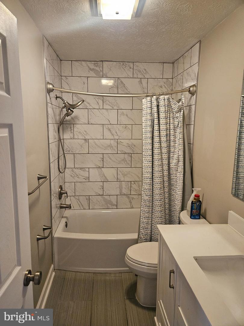 472 HONEYSUCKLE RD, ELKTON, Virginia 22827, 3 Bedrooms Bedrooms, ,2 BathroomsBathrooms,Residential,For sale,472 HONEYSUCKLE RD,VARO2002864 MLS # VARO2002864