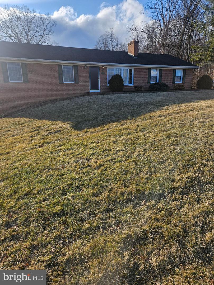 472 HONEYSUCKLE RD, ELKTON, Virginia 22827, 3 Bedrooms Bedrooms, ,2 BathroomsBathrooms,Residential,For sale,472 HONEYSUCKLE RD,VARO2002864 MLS # VARO2002864