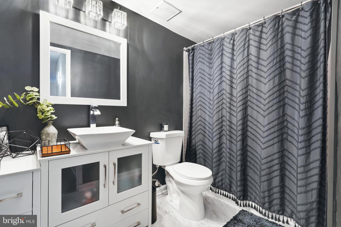 5911 EDSALL RD #0G13, ALEXANDRIA, Virginia 22304, 2 Bedrooms Bedrooms, ,2 BathroomsBathrooms,Residential,For sale,5911 EDSALL RD #0G13,VAAX2054538 MLS # VAAX2054538