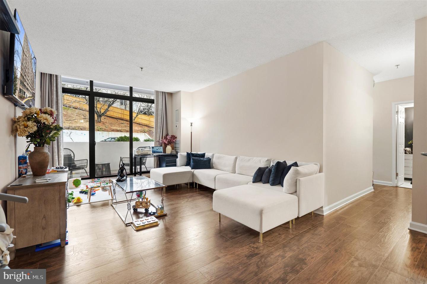 5911 EDSALL RD #0G13, ALEXANDRIA, Virginia 22304, 2 Bedrooms Bedrooms, ,2 BathroomsBathrooms,Residential,For sale,5911 EDSALL RD #0G13,VAAX2054538 MLS # VAAX2054538