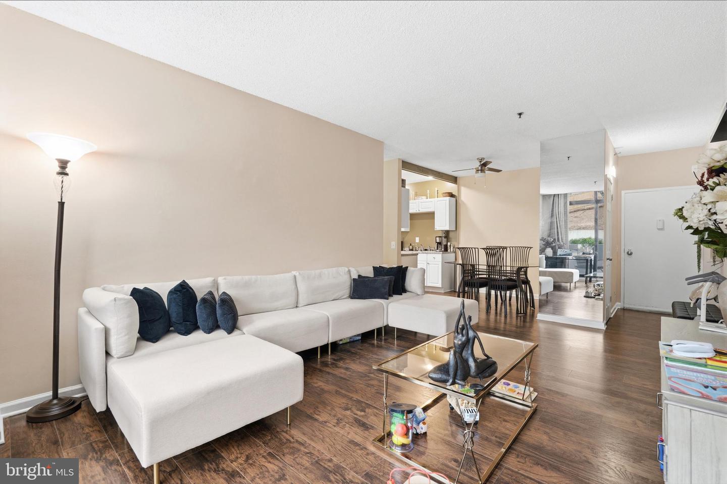 5911 EDSALL RD #0G13, ALEXANDRIA, Virginia 22304, 2 Bedrooms Bedrooms, ,2 BathroomsBathrooms,Residential,For sale,5911 EDSALL RD #0G13,VAAX2054538 MLS # VAAX2054538