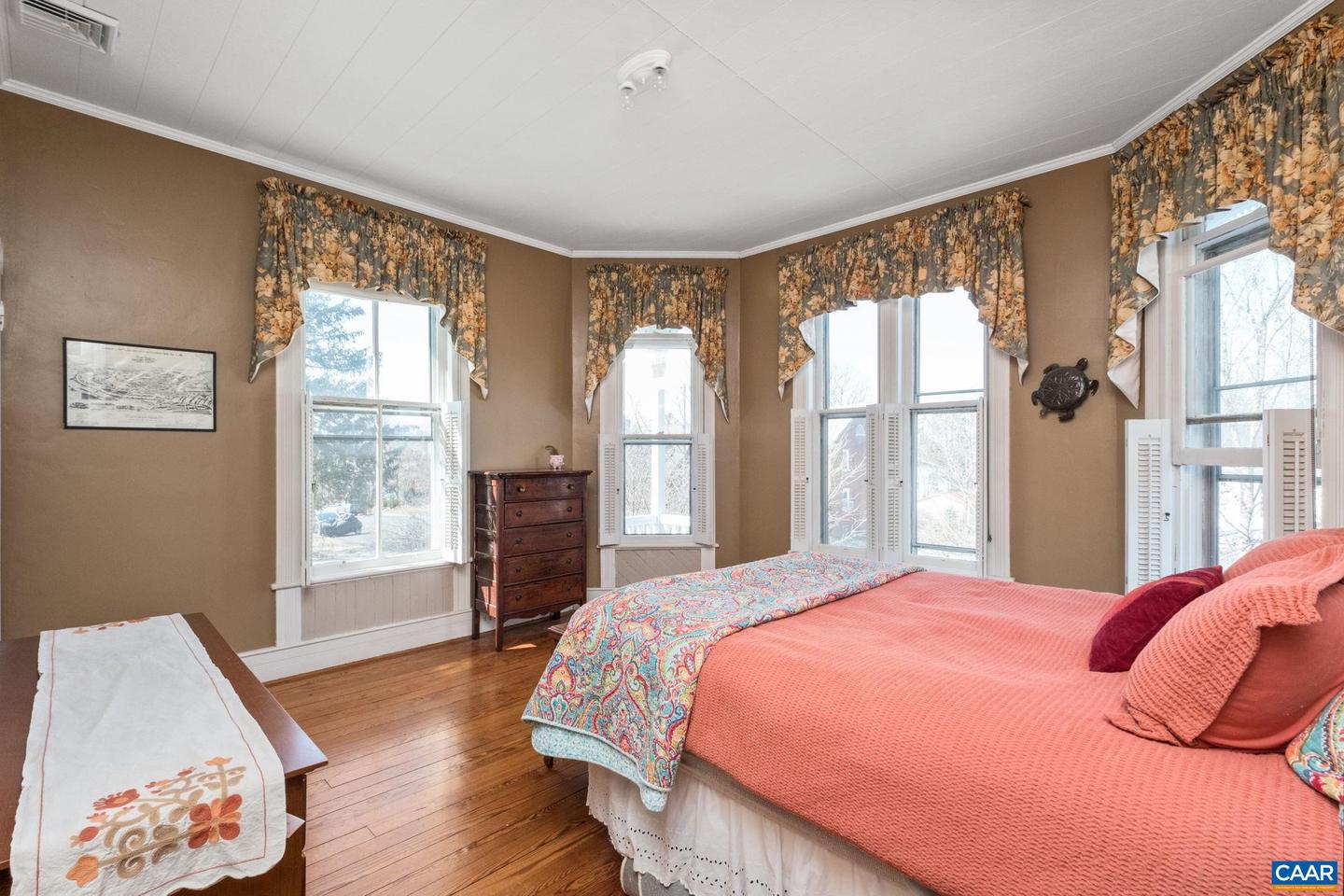 428 MAPLE AVE, WAYNESBORO, Virginia 22980, 4 Bedrooms Bedrooms, ,2 BathroomsBathrooms,Residential,For sale,428 MAPLE AVE,673747 MLS # 673747