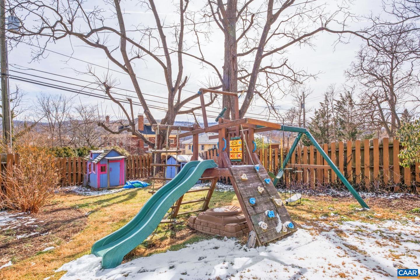 428 MAPLE AVE, WAYNESBORO, Virginia 22980, 4 Bedrooms Bedrooms, ,2 BathroomsBathrooms,Residential,For sale,428 MAPLE AVE,673747 MLS # 673747