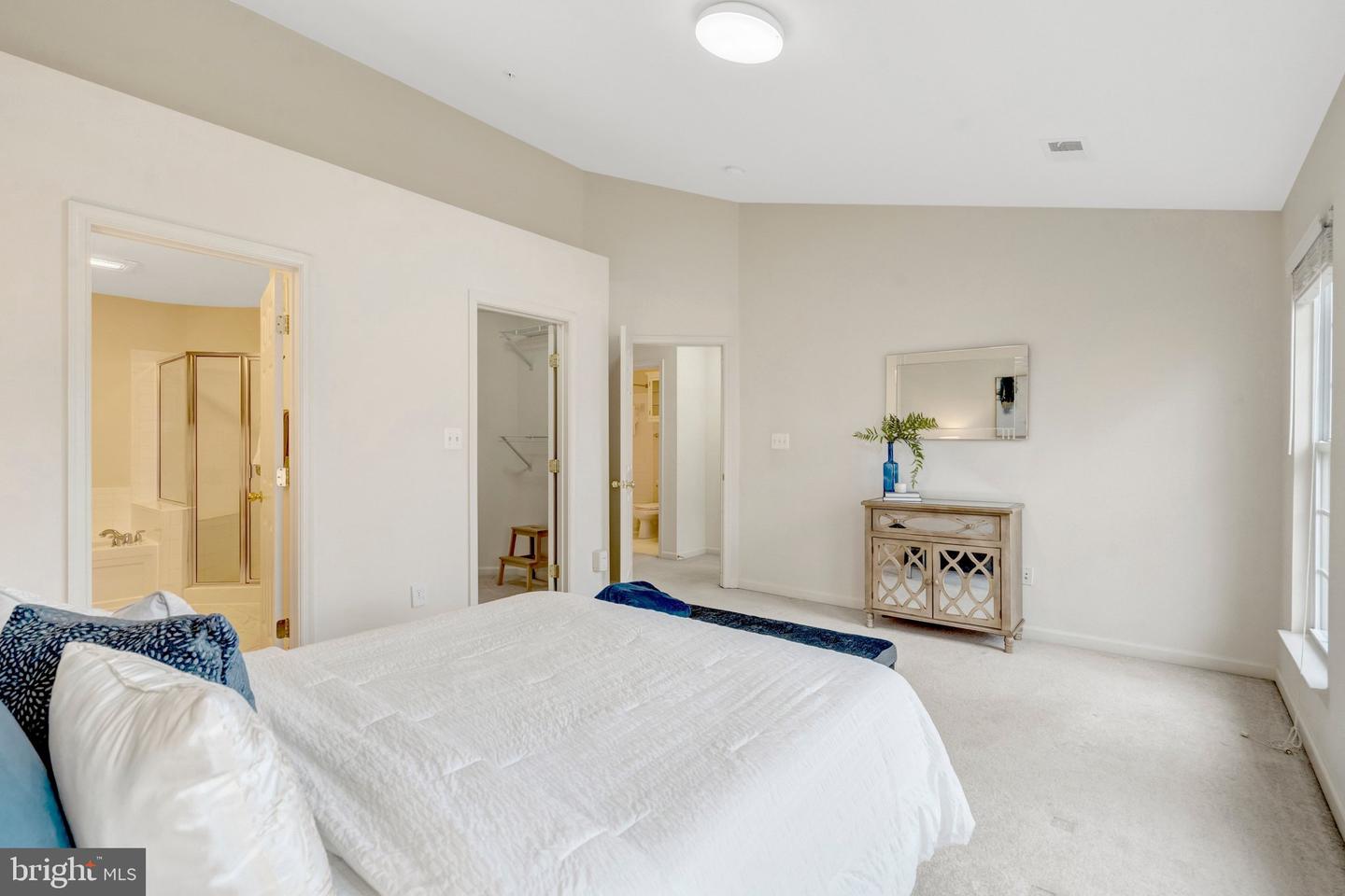 4479-B BEACON GROVE CIR, FAIRFAX, Virginia 22033, 3 Bedrooms Bedrooms, ,2 BathroomsBathrooms,Residential,For sale,4479-B BEACON GROVE CIR,VAFX2293220 MLS # VAFX2293220