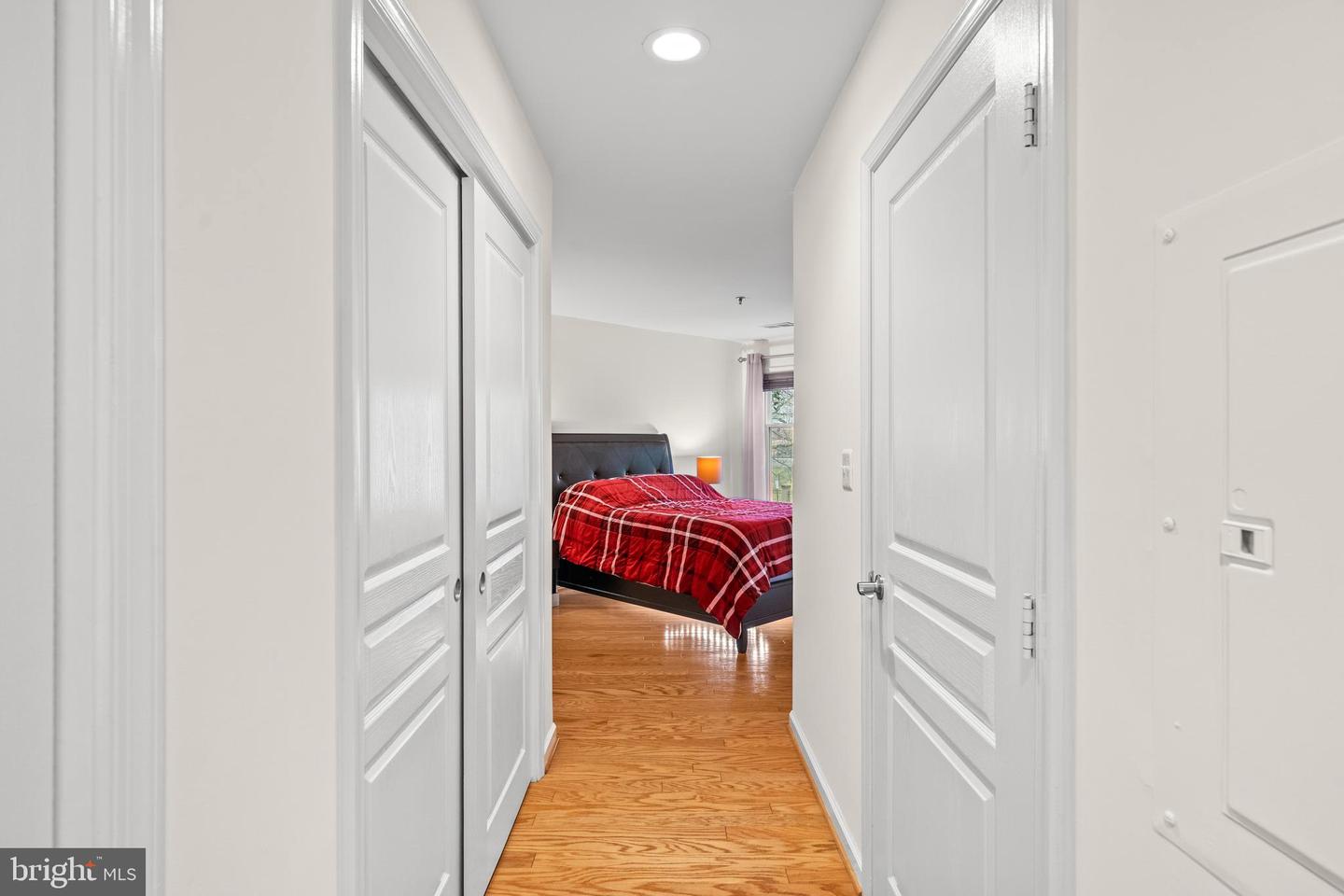 5563 SEMINARY RD #107, FALLS CHURCH, Virginia 22041, 1 Bedroom Bedrooms, ,1 BathroomBathrooms,Residential,For sale,5563 SEMINARY RD #107,VAFX2293254 MLS # VAFX2293254