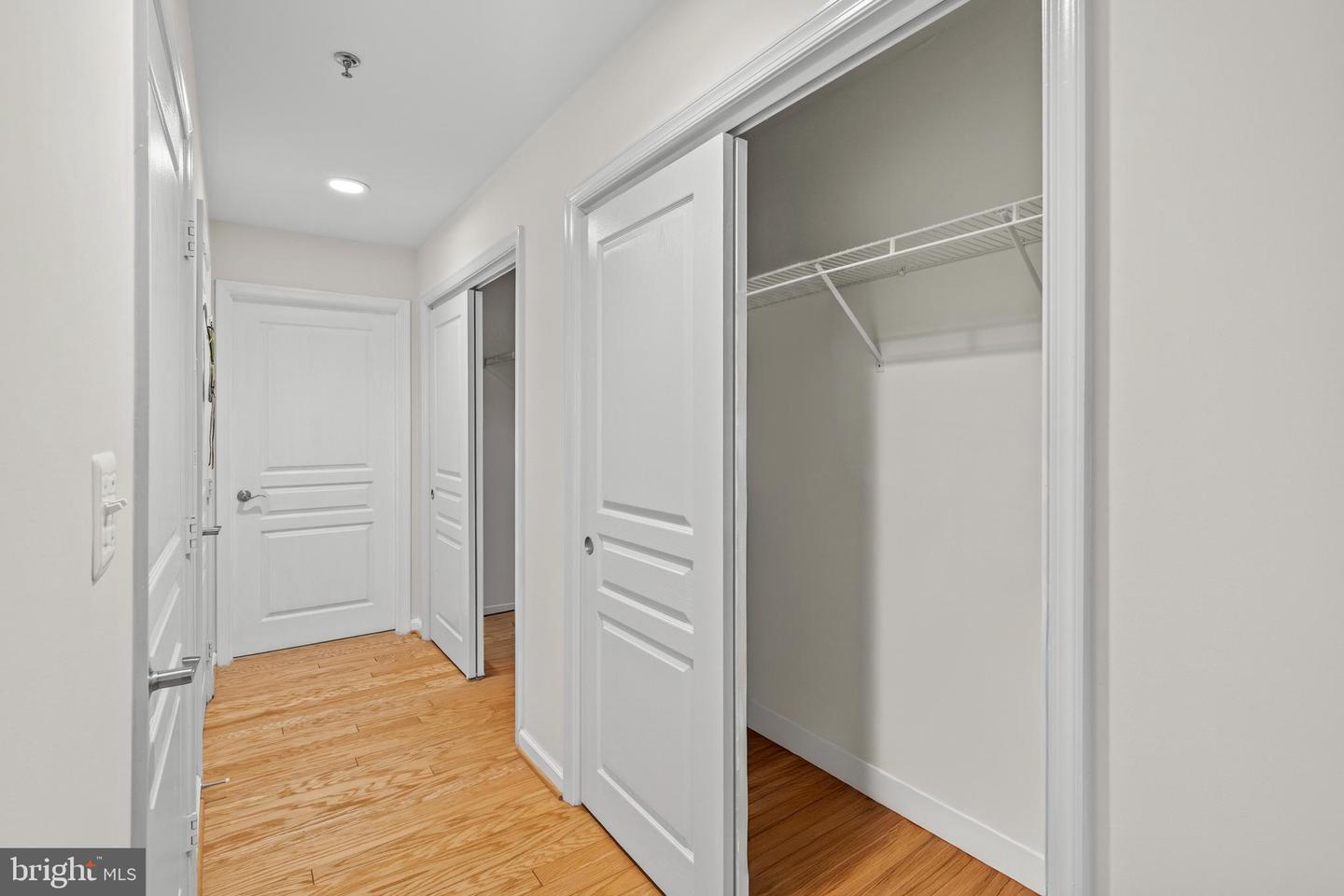 5563 SEMINARY RD #107, FALLS CHURCH, Virginia 22041, 1 Bedroom Bedrooms, ,1 BathroomBathrooms,Residential,For sale,5563 SEMINARY RD #107,VAFX2293254 MLS # VAFX2293254