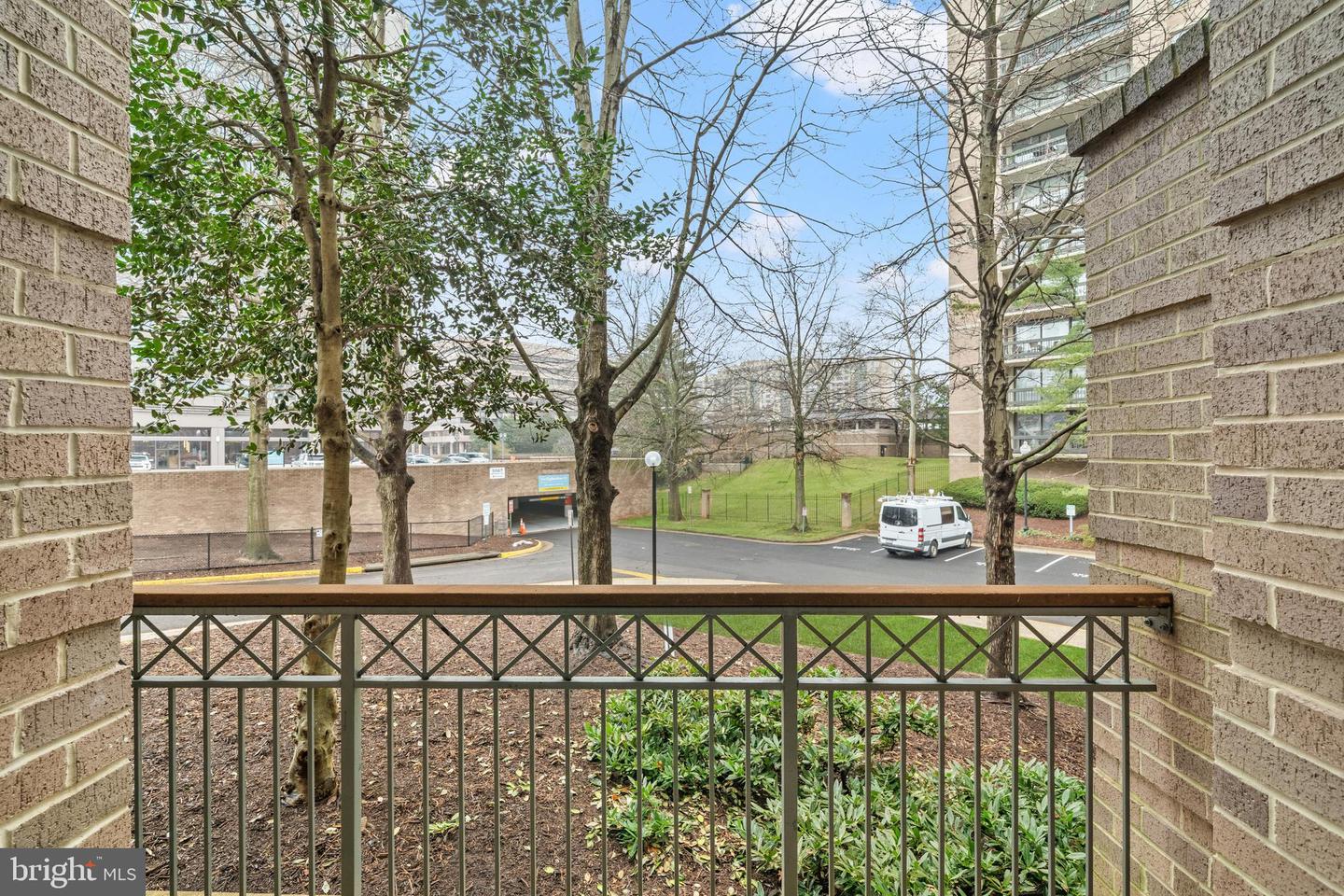 5563 SEMINARY RD #107, FALLS CHURCH, Virginia 22041, 1 Bedroom Bedrooms, ,1 BathroomBathrooms,Residential,For sale,5563 SEMINARY RD #107,VAFX2293254 MLS # VAFX2293254