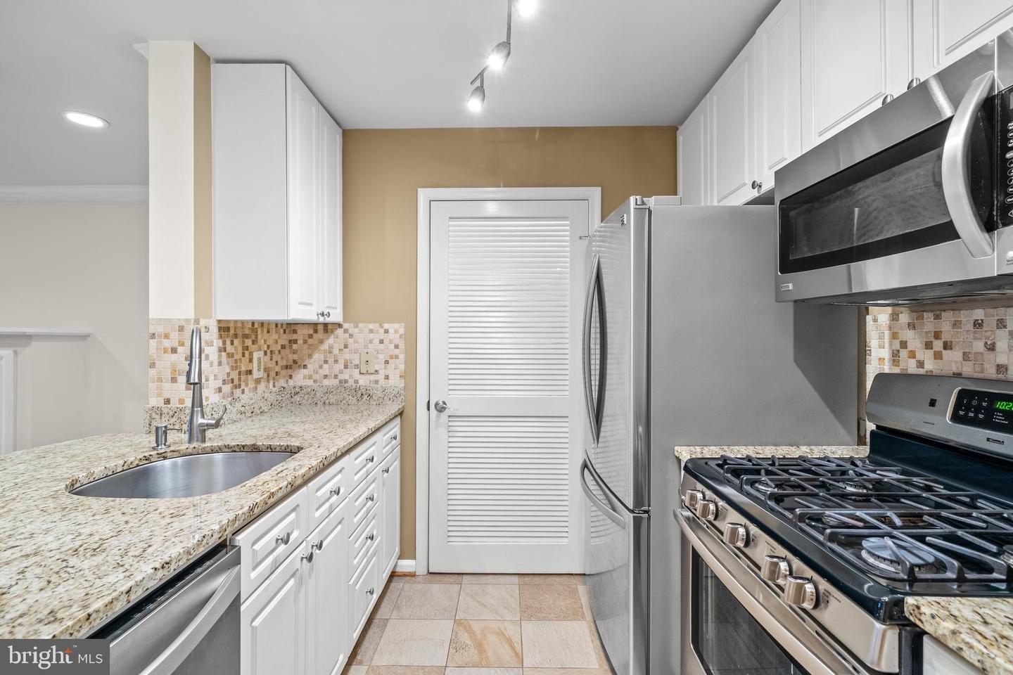 5563 SEMINARY RD #107, FALLS CHURCH, Virginia 22041, 1 Bedroom Bedrooms, ,1 BathroomBathrooms,Residential,For sale,5563 SEMINARY RD #107,VAFX2293254 MLS # VAFX2293254