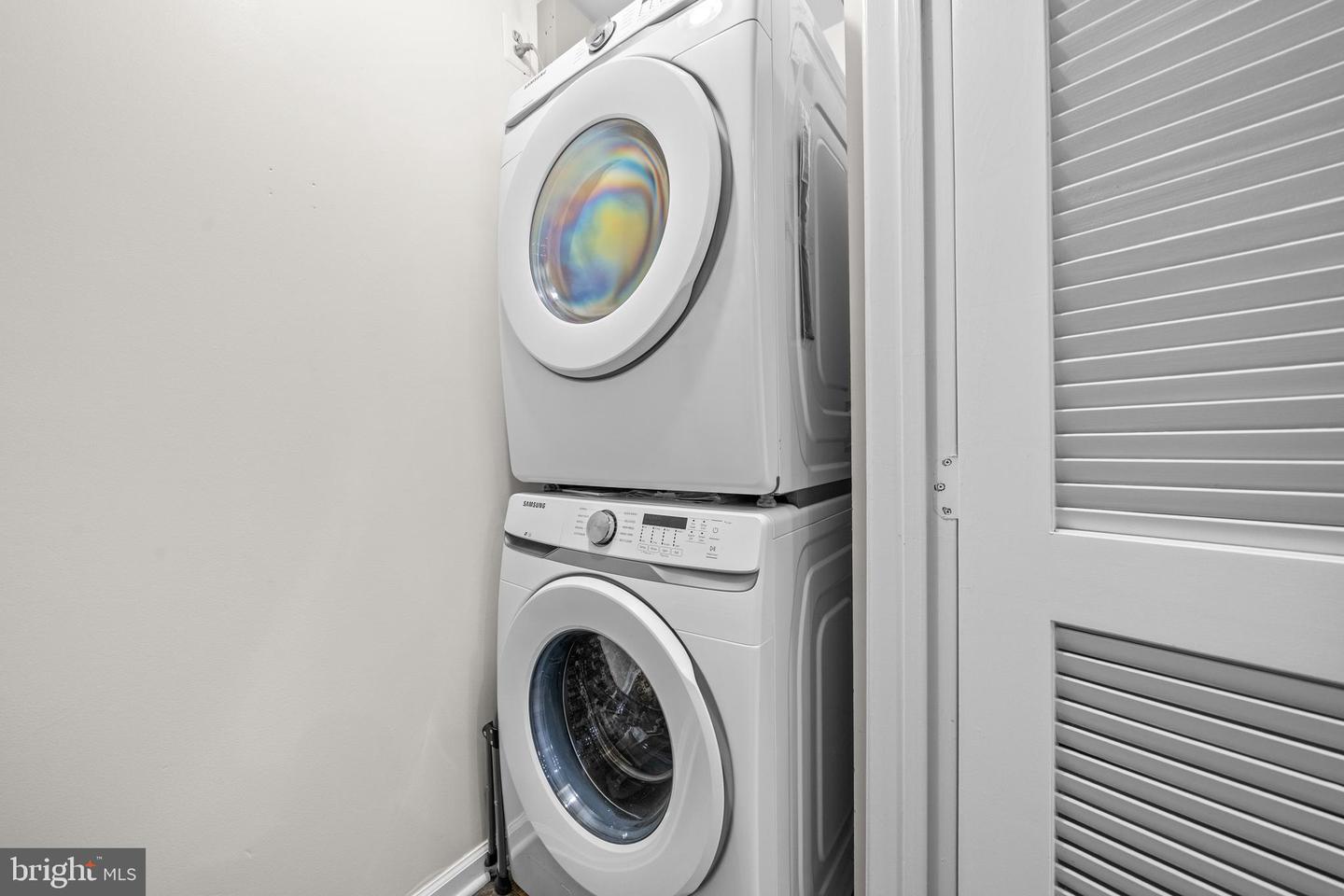 5563 SEMINARY RD #107, FALLS CHURCH, Virginia 22041, 1 Bedroom Bedrooms, ,1 BathroomBathrooms,Residential,For sale,5563 SEMINARY RD #107,VAFX2293254 MLS # VAFX2293254