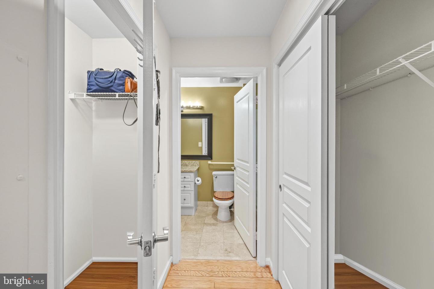 5563 SEMINARY RD #107, FALLS CHURCH, Virginia 22041, 1 Bedroom Bedrooms, ,1 BathroomBathrooms,Residential,For sale,5563 SEMINARY RD #107,VAFX2293254 MLS # VAFX2293254