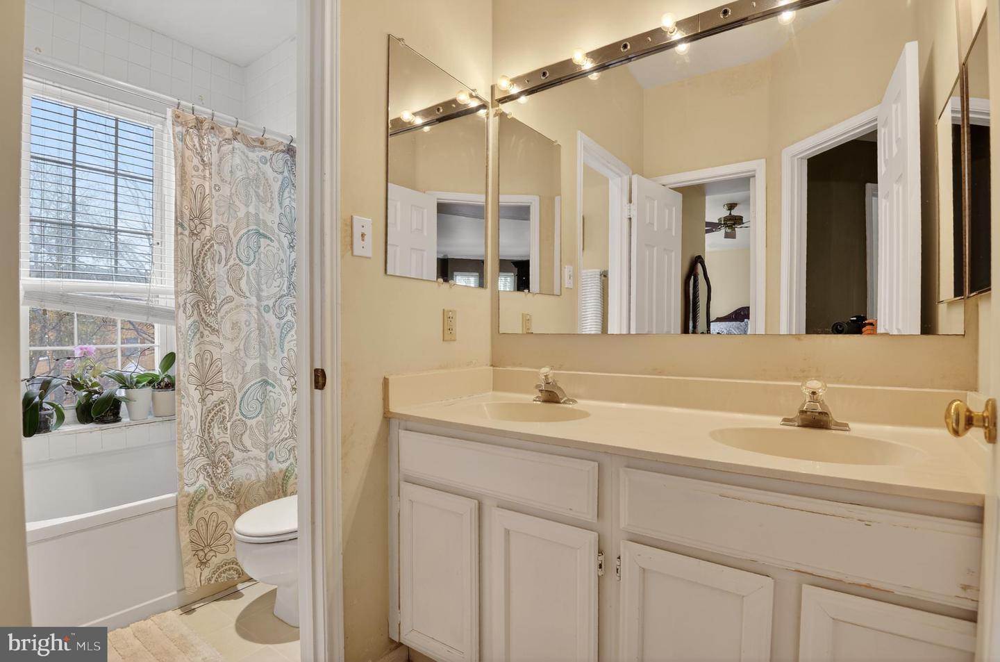 678 GATEWAY DR SE #912, LEESBURG, Virginia 20175, 2 Bedrooms Bedrooms, ,1 BathroomBathrooms,Residential,For sale,678 GATEWAY DR SE #912,VALO2117012 MLS # VALO2117012