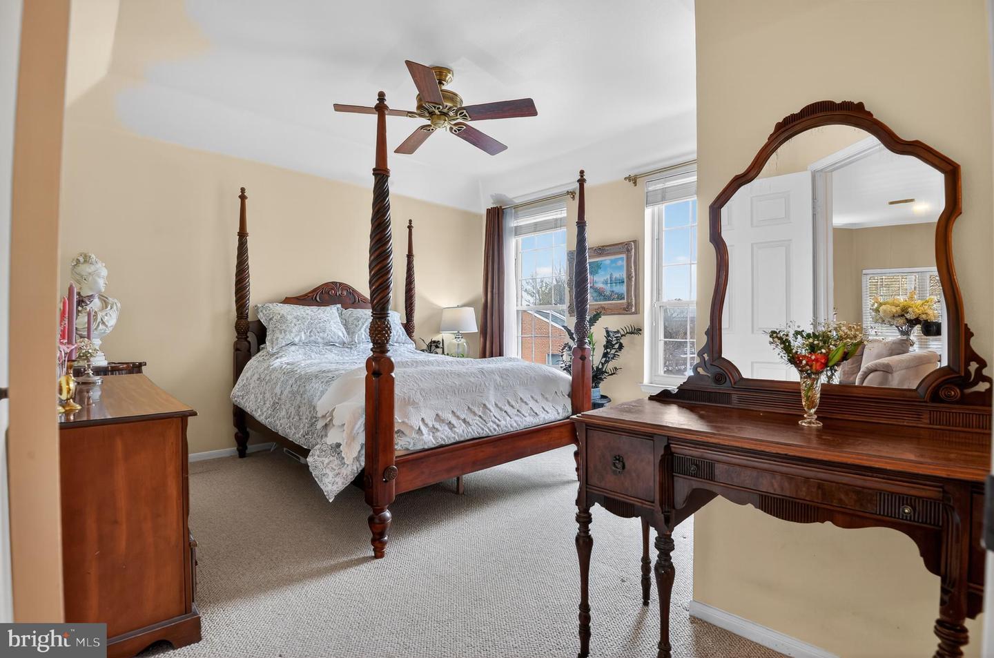 678 GATEWAY DR SE #912, LEESBURG, Virginia 20175, 2 Bedrooms Bedrooms, ,1 BathroomBathrooms,Residential,For sale,678 GATEWAY DR SE #912,VALO2117012 MLS # VALO2117012