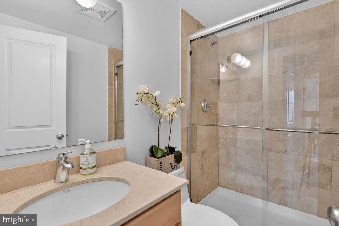 1240 4TH ST NW #300, WASHINGTON, District Of Columbia 20001, 2 Bedrooms Bedrooms, 4 Rooms Rooms,2 BathroomsBathrooms,Residential,For sale,1240 4TH ST NW #300,DCDC2248504 MLS # DCDC2248504