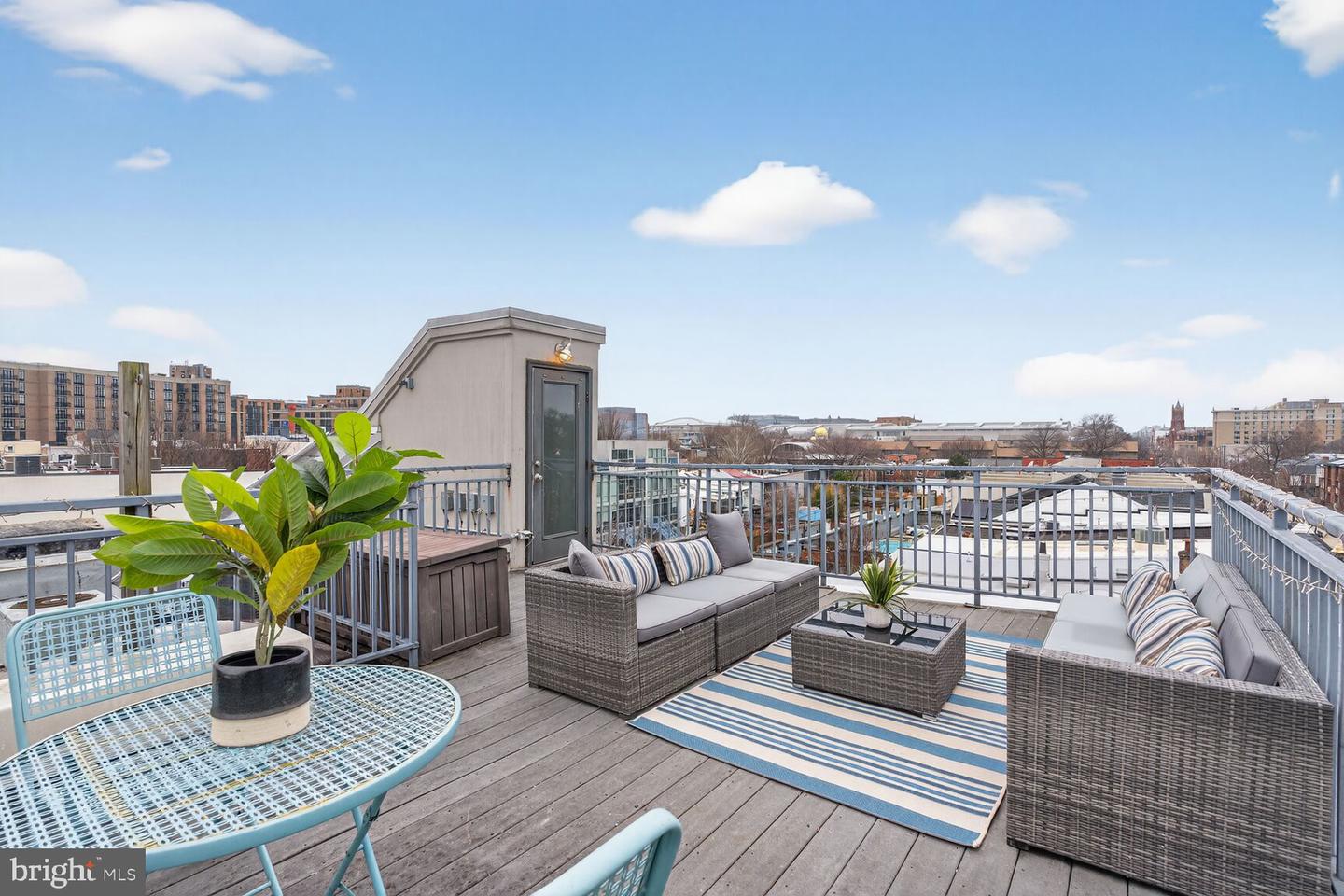 1240 4TH ST NW #300, WASHINGTON, District Of Columbia 20001, 2 Bedrooms Bedrooms, 4 Rooms Rooms,2 BathroomsBathrooms,Residential,For sale,1240 4TH ST NW #300,DCDC2248504 MLS # DCDC2248504