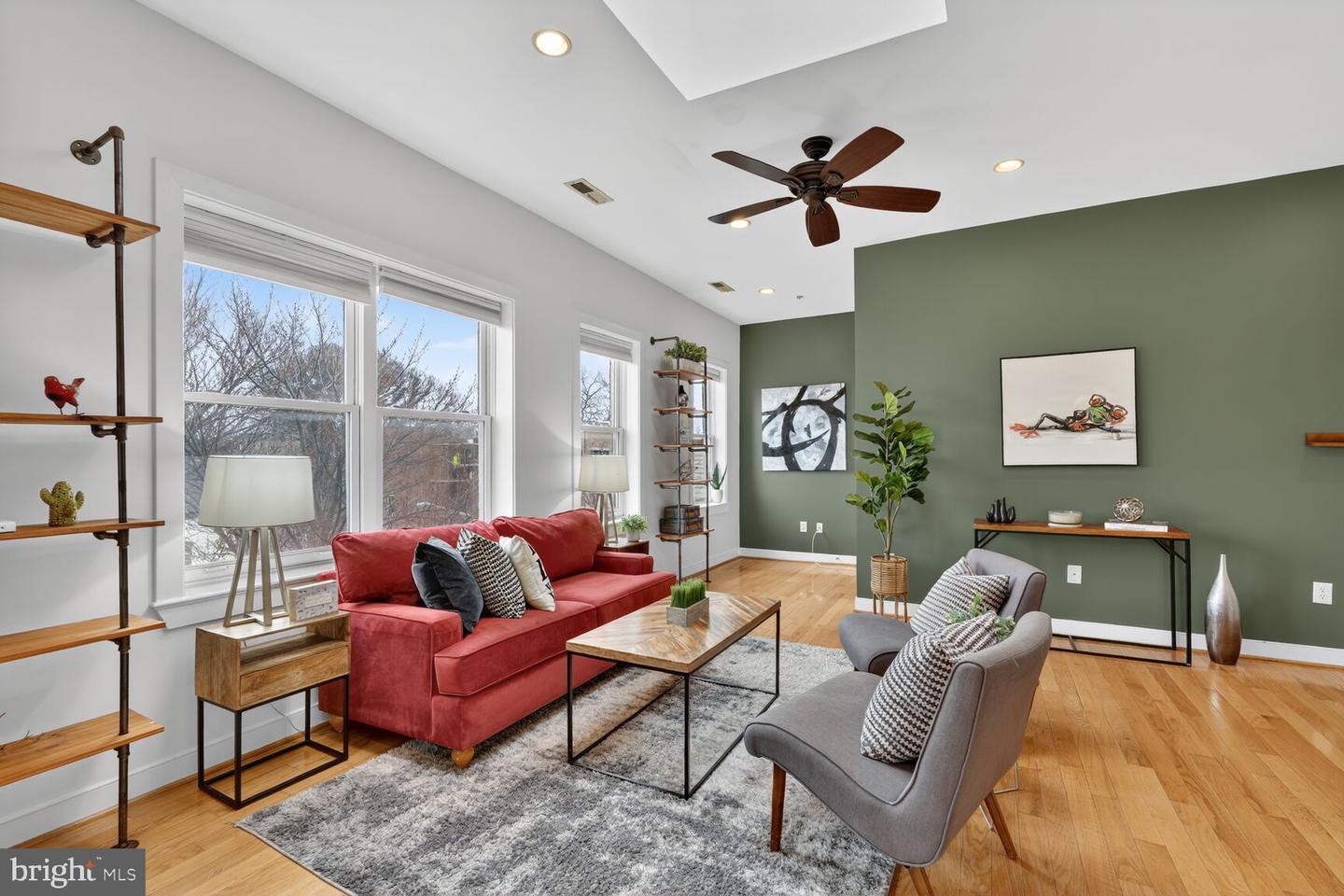 1240 4TH ST NW #300, WASHINGTON, District Of Columbia 20001, 2 Bedrooms Bedrooms, 4 Rooms Rooms,2 BathroomsBathrooms,Residential,For sale,1240 4TH ST NW #300,DCDC2248504 MLS # DCDC2248504