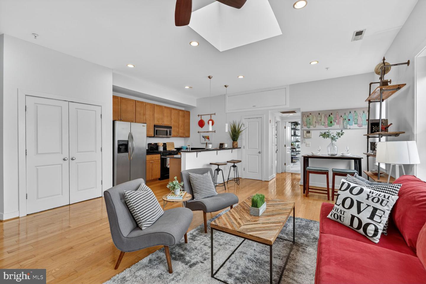 1240 4TH ST NW #300, WASHINGTON, District Of Columbia 20001, 2 Bedrooms Bedrooms, 4 Rooms Rooms,2 BathroomsBathrooms,Residential,For sale,1240 4TH ST NW #300,DCDC2248504 MLS # DCDC2248504