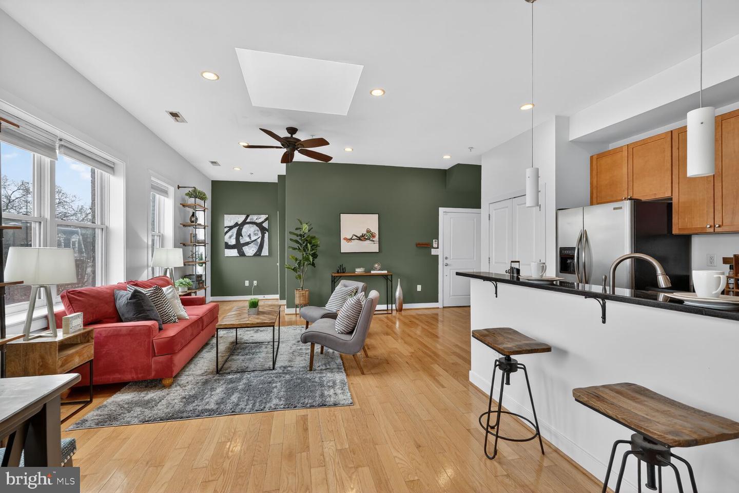 1240 4TH ST NW #300, WASHINGTON, District Of Columbia 20001, 2 Bedrooms Bedrooms, 4 Rooms Rooms,2 BathroomsBathrooms,Residential,For sale,1240 4TH ST NW #300,DCDC2248504 MLS # DCDC2248504