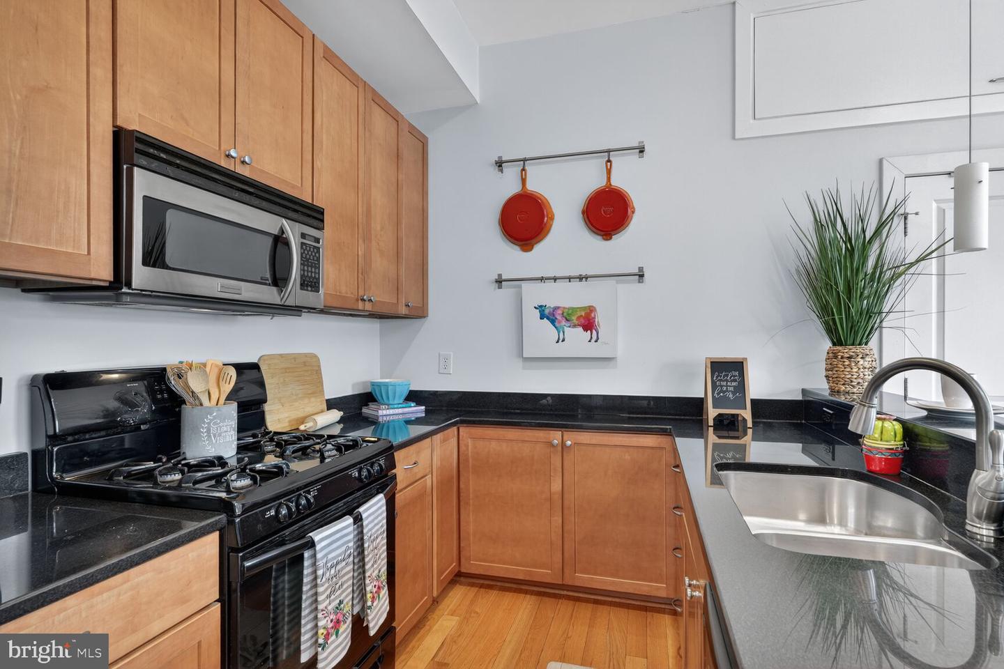 1240 4TH ST NW #300, WASHINGTON, District Of Columbia 20001, 2 Bedrooms Bedrooms, 4 Rooms Rooms,2 BathroomsBathrooms,Residential,For sale,1240 4TH ST NW #300,DCDC2248504 MLS # DCDC2248504