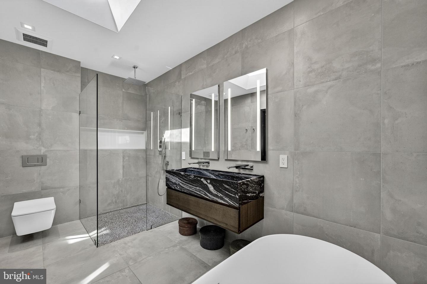 1513 VERMONT AVE NW, WASHINGTON, District Of Columbia 20005, 4 Bedrooms Bedrooms, ,4 BathroomsBathrooms,Residential,For sale,1513 VERMONT AVE NW,DCDC2248704 MLS # DCDC2248704