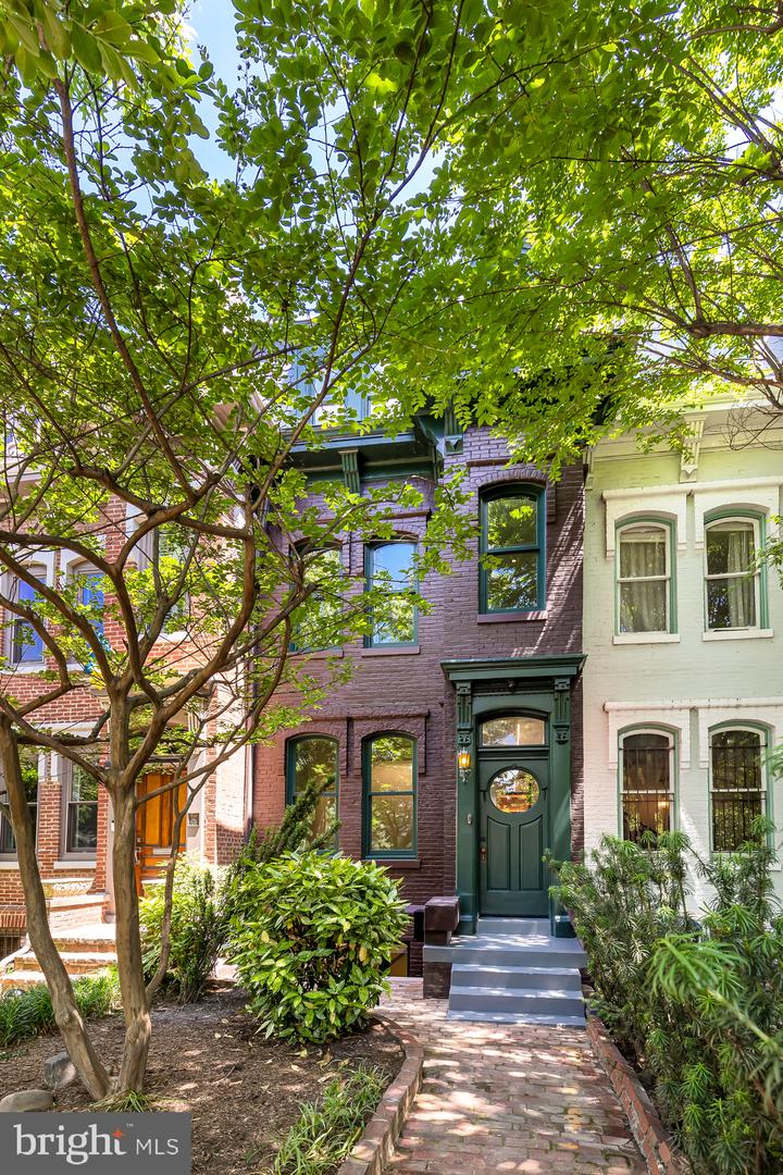 1513 VERMONT AVE NW, WASHINGTON, District Of Columbia 20005, 4 Bedrooms Bedrooms, ,4 BathroomsBathrooms,Residential,For sale,1513 VERMONT AVE NW,DCDC2248704 MLS # DCDC2248704