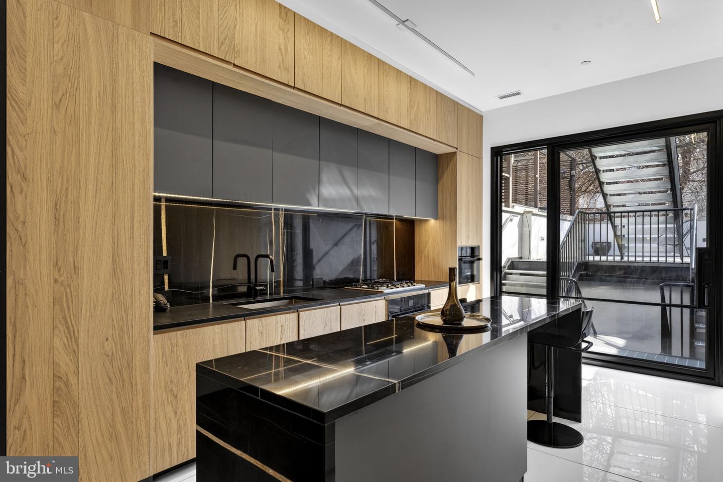 1513 VERMONT AVE NW, WASHINGTON, District Of Columbia 20005, 4 Bedrooms Bedrooms, ,4 BathroomsBathrooms,Residential,For sale,1513 VERMONT AVE NW,DCDC2248704 MLS # DCDC2248704