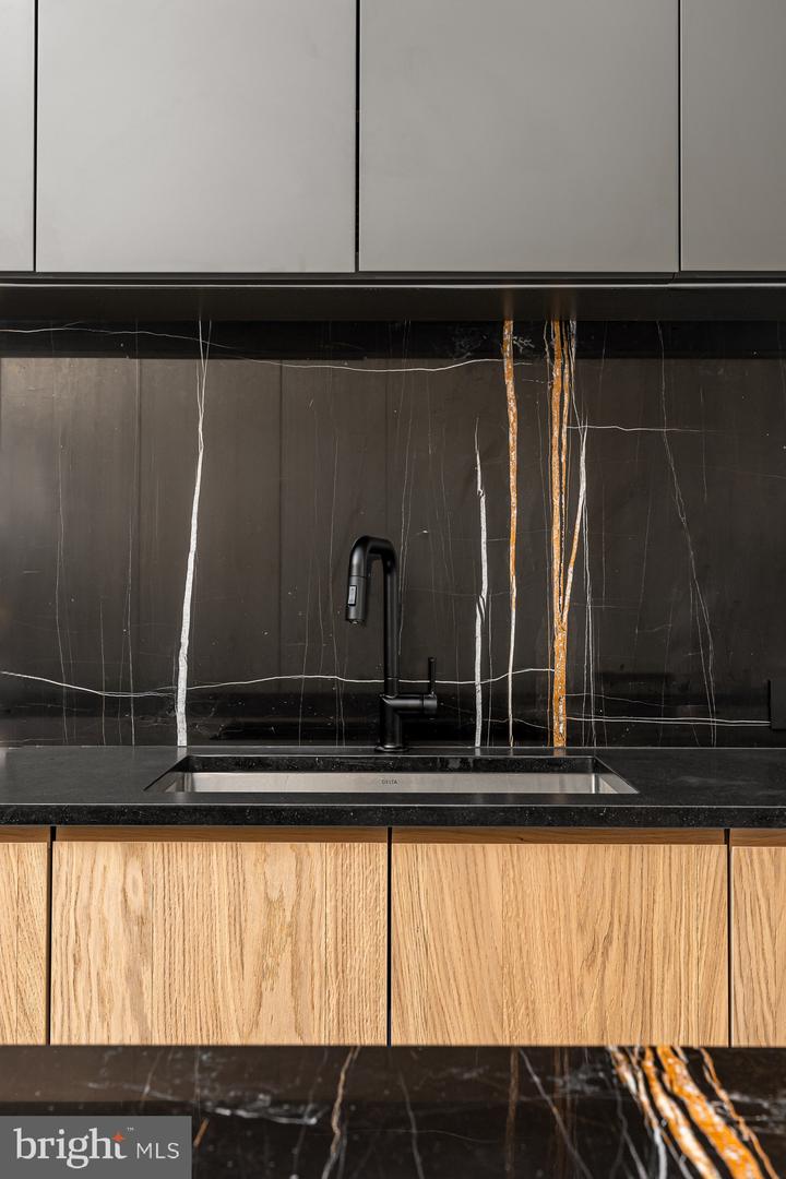 1513 VERMONT AVE NW, WASHINGTON, District Of Columbia 20005, 4 Bedrooms Bedrooms, ,4 BathroomsBathrooms,Residential,For sale,1513 VERMONT AVE NW,DCDC2248704 MLS # DCDC2248704