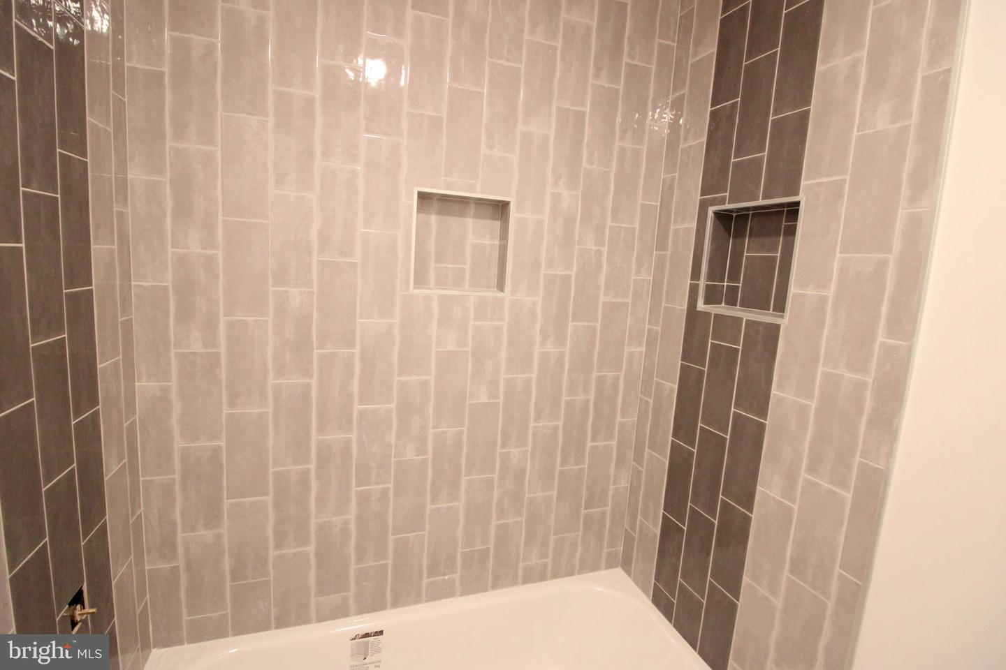 3150-E ANCHORWAY CT, FALLS CHURCH, Virginia 22042, 1 Bedroom Bedrooms, 2 Rooms Rooms,1 BathroomBathrooms,Residential,For sale,3150-E ANCHORWAY CT,VAFX2293880 MLS # VAFX2293880