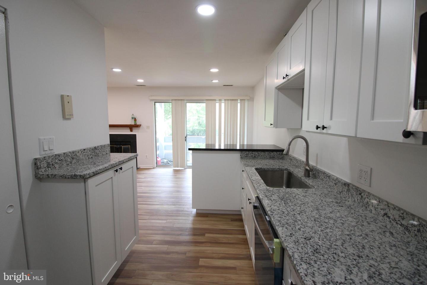 3150-E ANCHORWAY CT, FALLS CHURCH, Virginia 22042, 1 Bedroom Bedrooms, 2 Rooms Rooms,1 BathroomBathrooms,Residential,For sale,3150-E ANCHORWAY CT,VAFX2293880 MLS # VAFX2293880