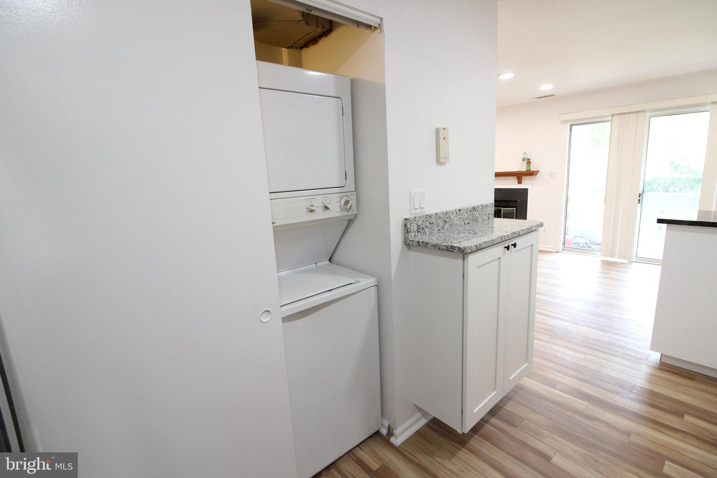 3150-E ANCHORWAY CT, FALLS CHURCH, Virginia 22042, 1 Bedroom Bedrooms, 2 Rooms Rooms,1 BathroomBathrooms,Residential,For sale,3150-E ANCHORWAY CT,VAFX2293880 MLS # VAFX2293880