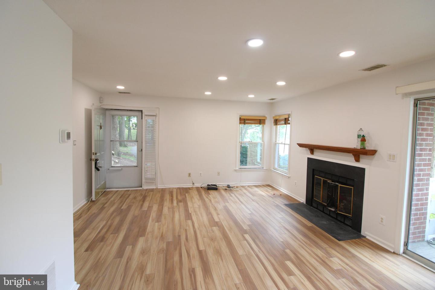 3150-E ANCHORWAY CT, FALLS CHURCH, Virginia 22042, 1 Bedroom Bedrooms, 2 Rooms Rooms,1 BathroomBathrooms,Residential,For sale,3150-E ANCHORWAY CT,VAFX2293880 MLS # VAFX2293880