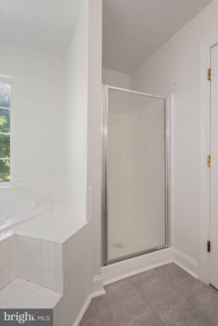 40 STACY LN, FREDERICKSBURG, Virginia 22406, 5 Bedrooms Bedrooms, ,3 BathroomsBathrooms,Residential,For sale,40 STACY LN,VAST2046614 MLS # VAST2046614