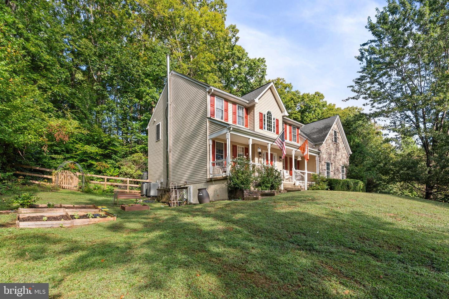 40 STACY LN, FREDERICKSBURG, Virginia 22406, 5 Bedrooms Bedrooms, ,3 BathroomsBathrooms,Residential,For sale,40 STACY LN,VAST2046614 MLS # VAST2046614