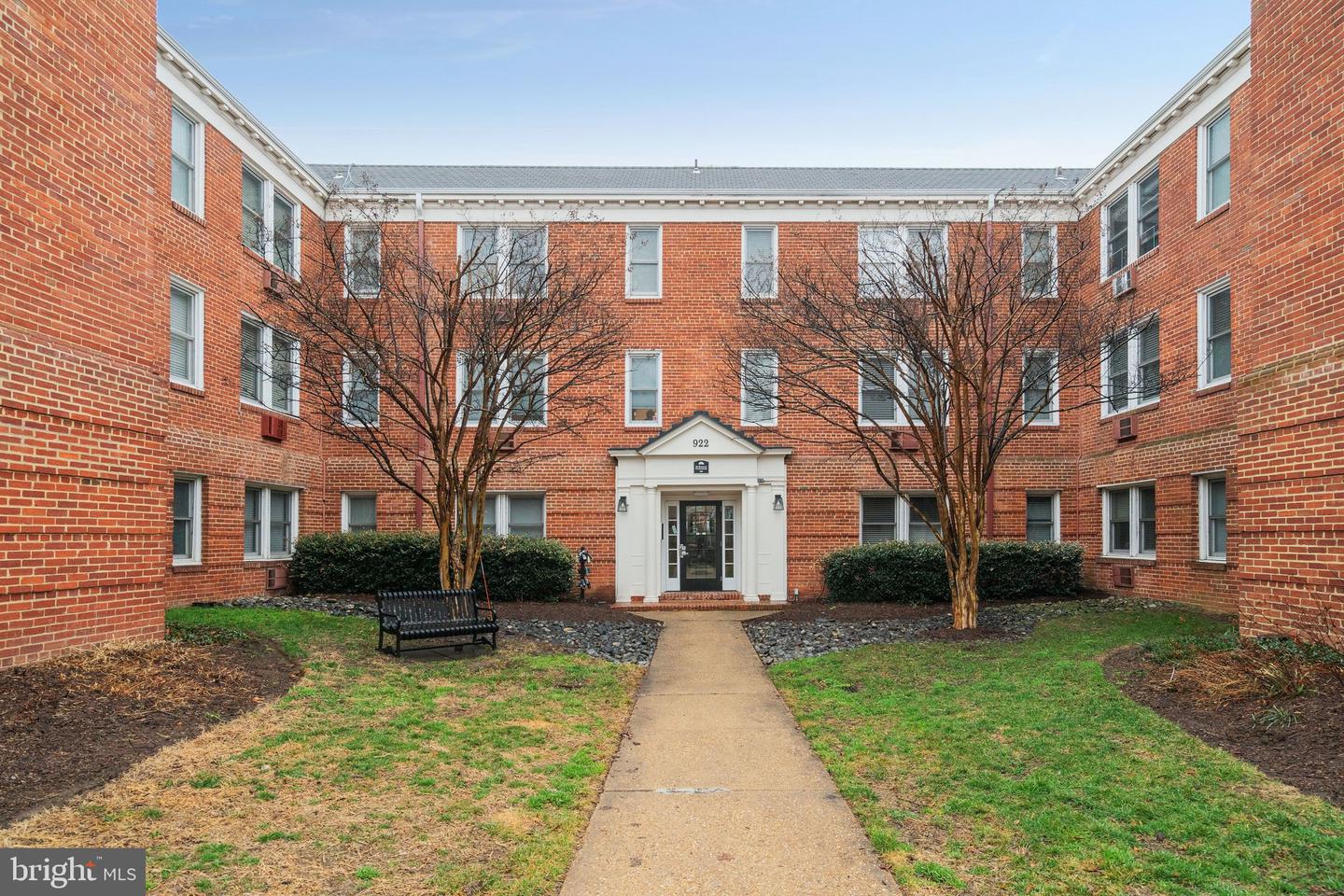 922 S WASHINGTON ST #311, ALEXANDRIA, Virginia 22314, 2 Bedrooms Bedrooms, ,1 BathroomBathrooms,Residential,For sale,922 S WASHINGTON ST #311,VAAX2054756 MLS # VAAX2054756