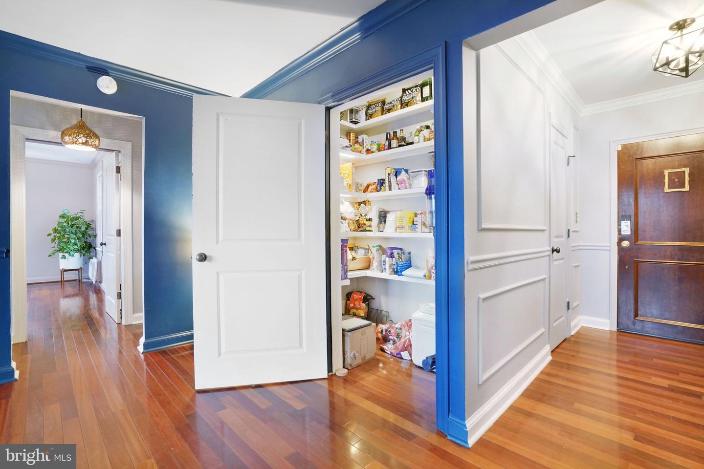 922 S WASHINGTON ST #311, ALEXANDRIA, Virginia 22314, 2 Bedrooms Bedrooms, ,1 BathroomBathrooms,Residential,For sale,922 S WASHINGTON ST #311,VAAX2054756 MLS # VAAX2054756