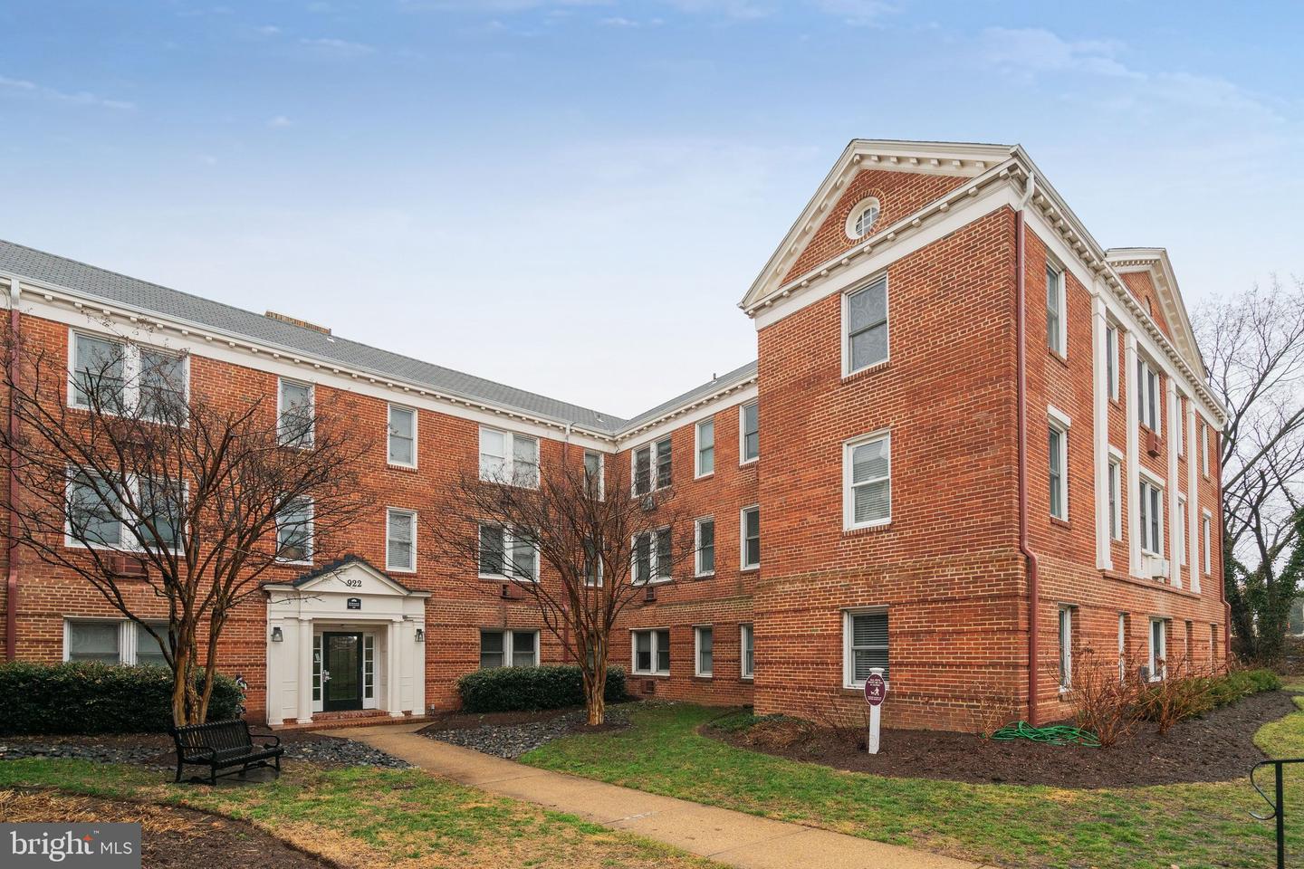 922 S WASHINGTON ST #311, ALEXANDRIA, Virginia 22314, 2 Bedrooms Bedrooms, ,1 BathroomBathrooms,Residential,For sale,922 S WASHINGTON ST #311,VAAX2054756 MLS # VAAX2054756