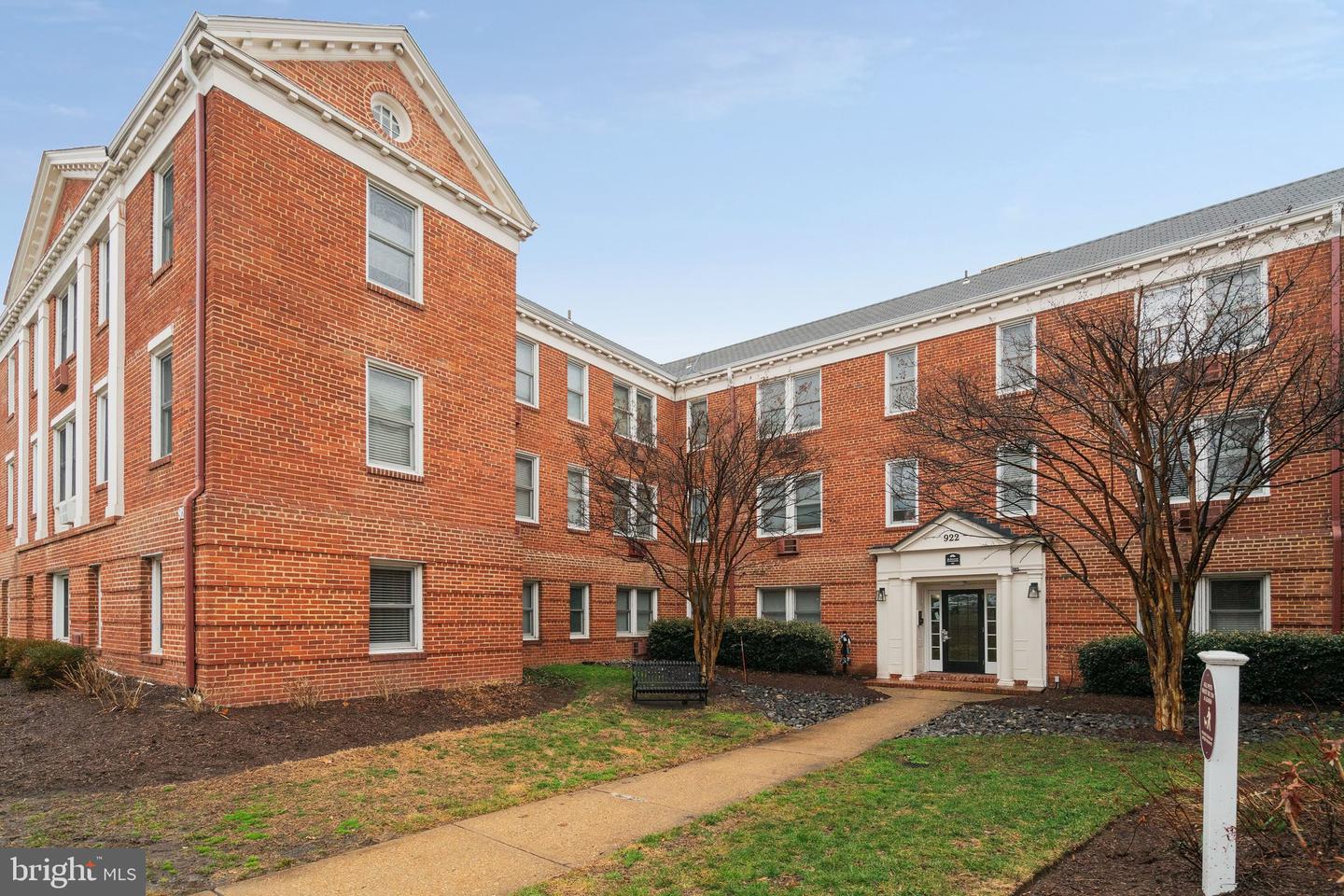 922 S WASHINGTON ST #311, ALEXANDRIA, Virginia 22314, 2 Bedrooms Bedrooms, ,1 BathroomBathrooms,Residential,For sale,922 S WASHINGTON ST #311,VAAX2054756 MLS # VAAX2054756