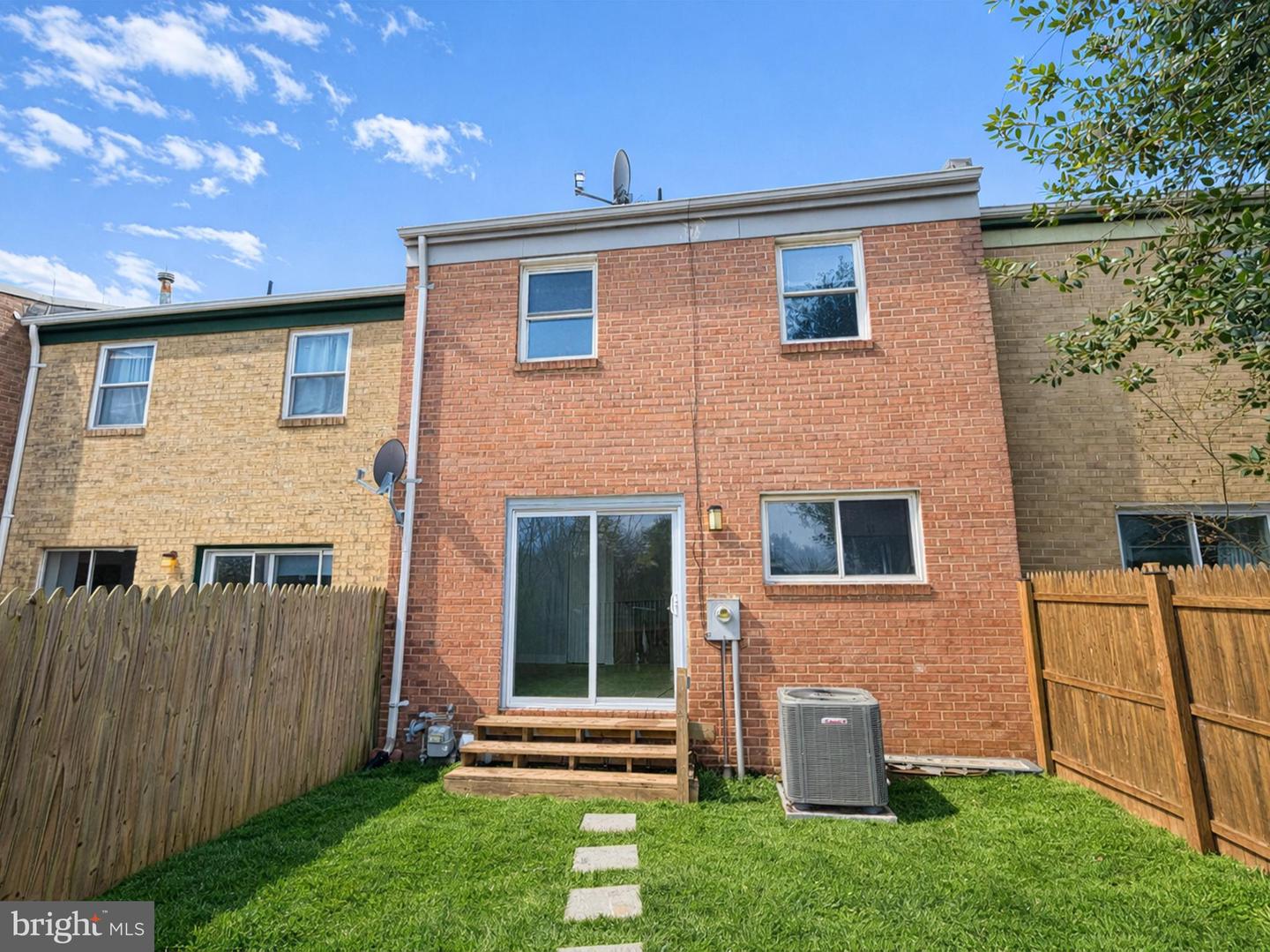 4765 KANDEL CT, ANNANDALE, Virginia 22003, 4 Bedrooms Bedrooms, ,3 BathroomsBathrooms,Residential,For sale,4765 KANDEL CT,VAFX2294242 MLS # VAFX2294242