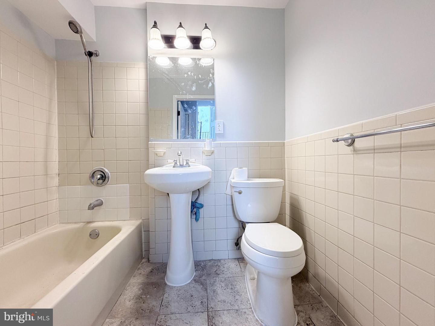 4765 KANDEL CT, ANNANDALE, Virginia 22003, 4 Bedrooms Bedrooms, ,3 BathroomsBathrooms,Residential,For sale,4765 KANDEL CT,VAFX2294242 MLS # VAFX2294242