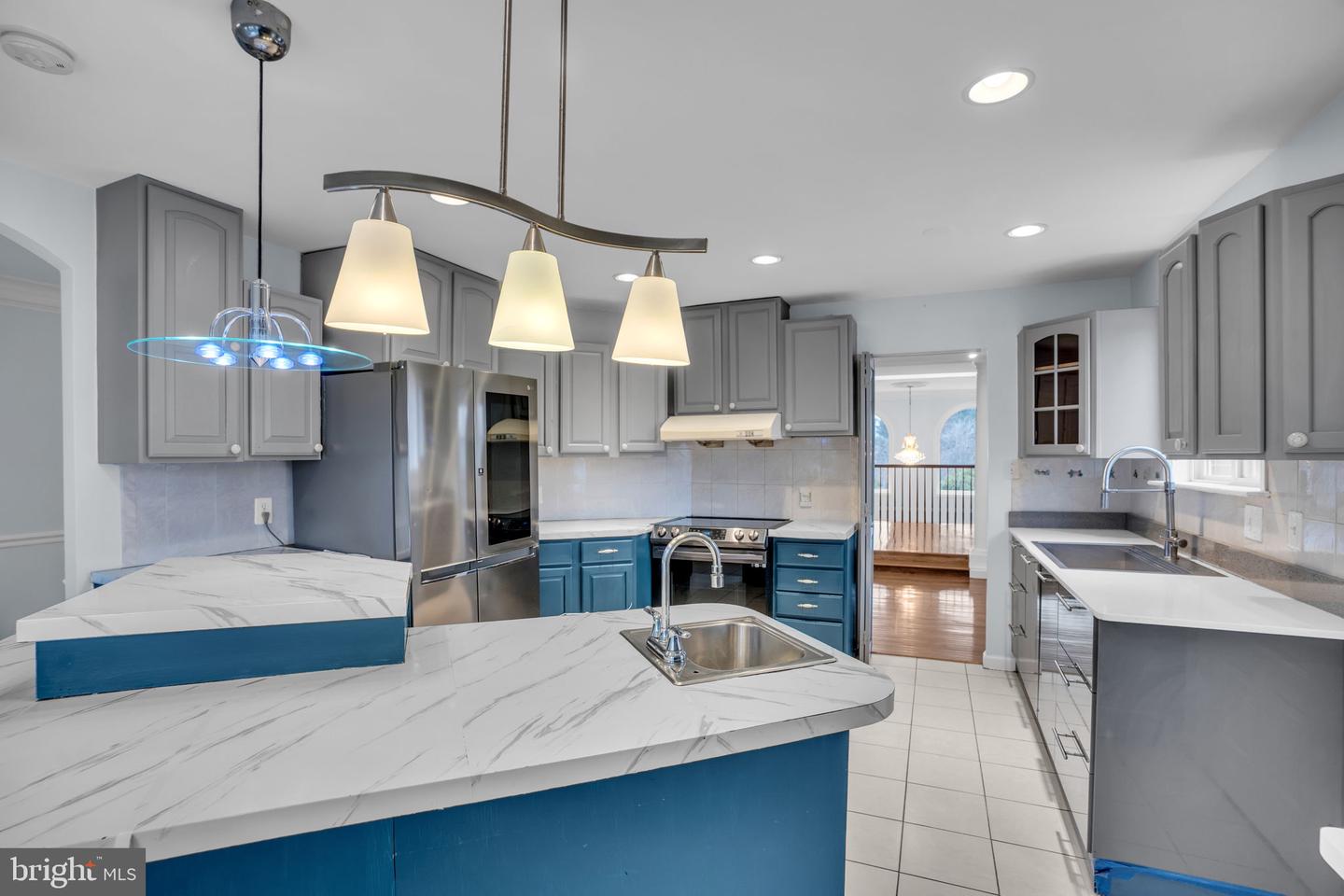 7839 HERITAGE DR, ANNANDALE, Virginia 22003, 6 Bedrooms Bedrooms, ,6 BathroomsBathrooms,Residential,For sale,7839 HERITAGE DR,VAFX2294298 MLS # VAFX2294298