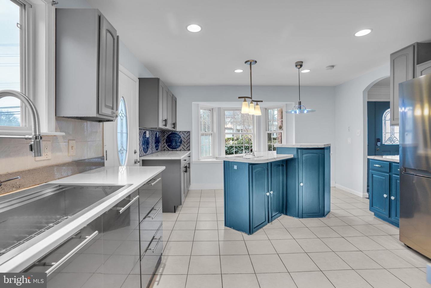 7839 HERITAGE DR, ANNANDALE, Virginia 22003, 6 Bedrooms Bedrooms, ,6 BathroomsBathrooms,Residential,For sale,7839 HERITAGE DR,VAFX2294298 MLS # VAFX2294298