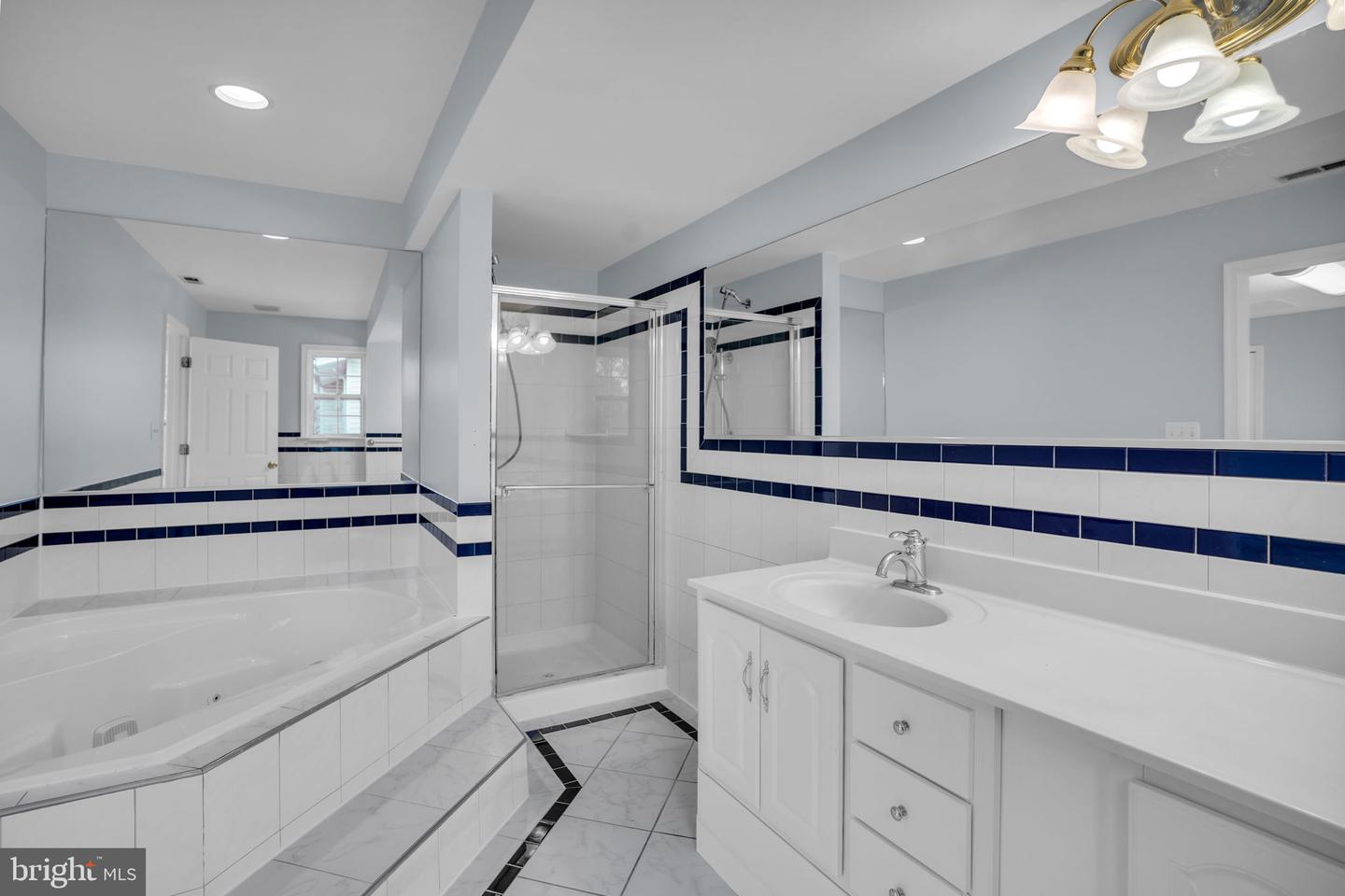 7839 HERITAGE DR, ANNANDALE, Virginia 22003, 6 Bedrooms Bedrooms, ,6 BathroomsBathrooms,Residential,For sale,7839 HERITAGE DR,VAFX2294298 MLS # VAFX2294298