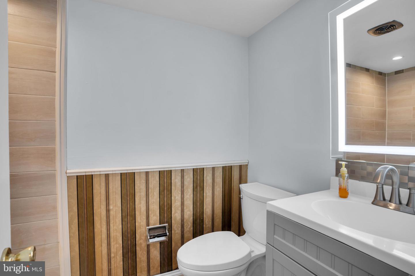 7839 HERITAGE DR, ANNANDALE, Virginia 22003, 6 Bedrooms Bedrooms, ,6 BathroomsBathrooms,Residential,For sale,7839 HERITAGE DR,VAFX2294298 MLS # VAFX2294298