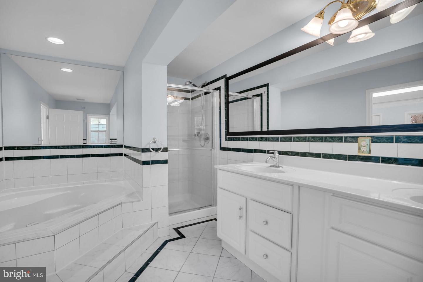 7839 HERITAGE DR, ANNANDALE, Virginia 22003, 6 Bedrooms Bedrooms, ,6 BathroomsBathrooms,Residential,For sale,7839 HERITAGE DR,VAFX2294298 MLS # VAFX2294298