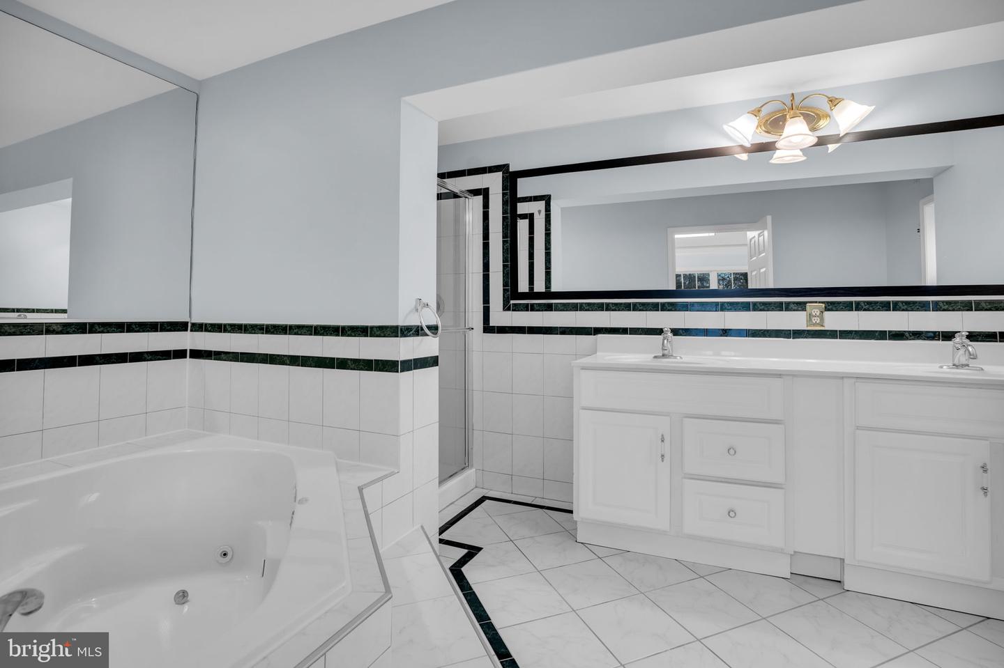 7839 HERITAGE DR, ANNANDALE, Virginia 22003, 6 Bedrooms Bedrooms, ,6 BathroomsBathrooms,Residential,For sale,7839 HERITAGE DR,VAFX2294298 MLS # VAFX2294298