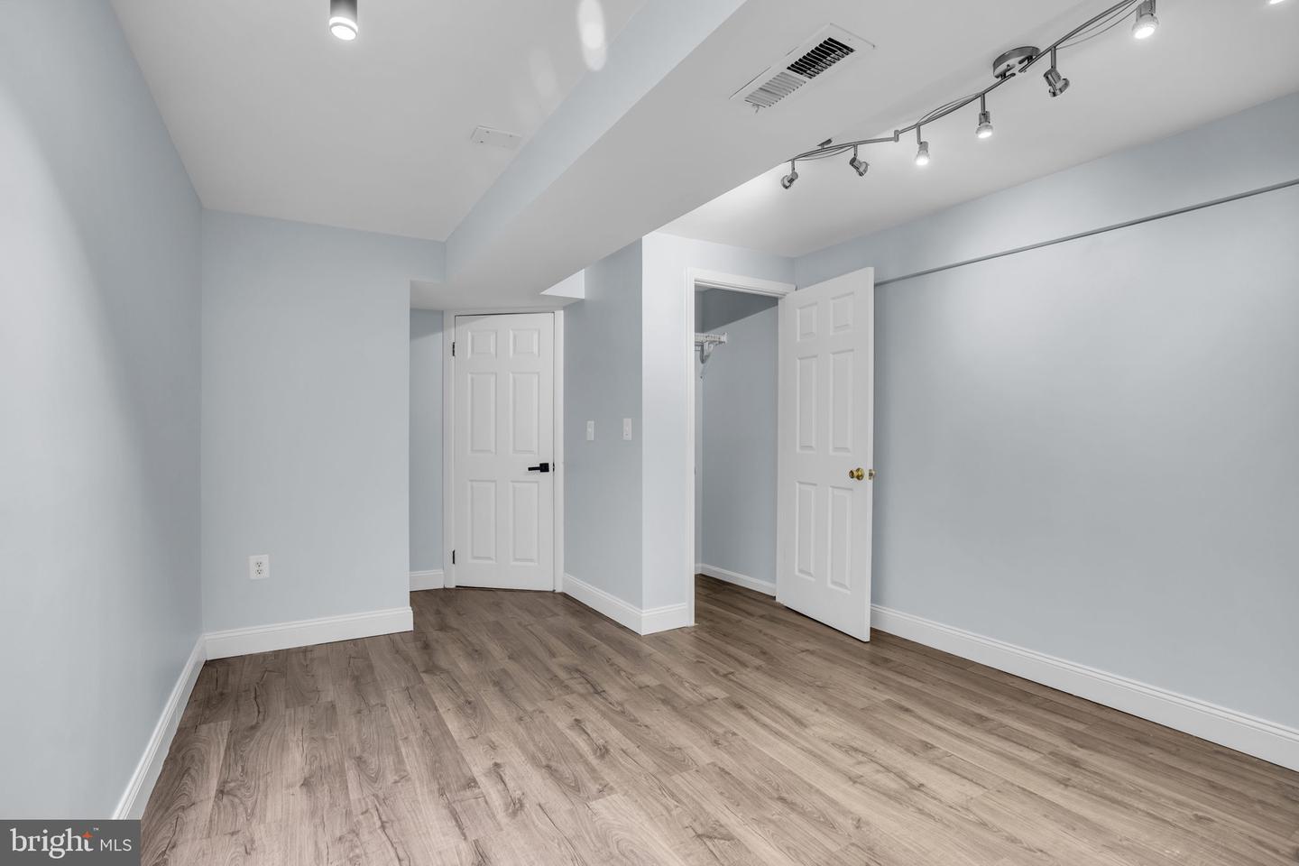 7839 HERITAGE DR, ANNANDALE, Virginia 22003, 6 Bedrooms Bedrooms, ,6 BathroomsBathrooms,Residential,For sale,7839 HERITAGE DR,VAFX2294298 MLS # VAFX2294298