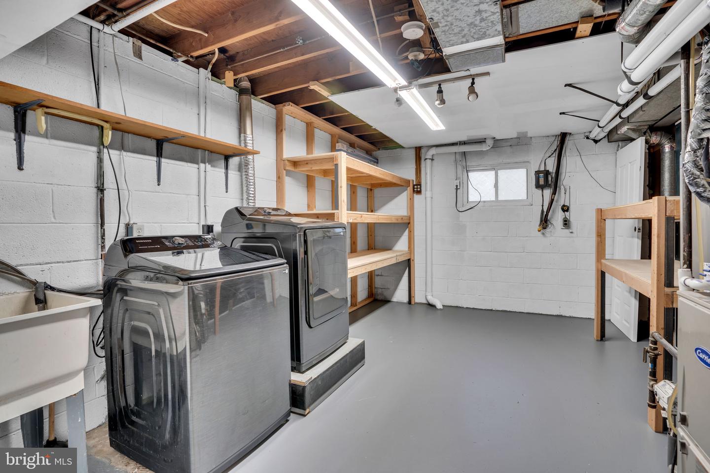 7839 HERITAGE DR, ANNANDALE, Virginia 22003, 6 Bedrooms Bedrooms, ,6 BathroomsBathrooms,Residential,For sale,7839 HERITAGE DR,VAFX2294298 MLS # VAFX2294298