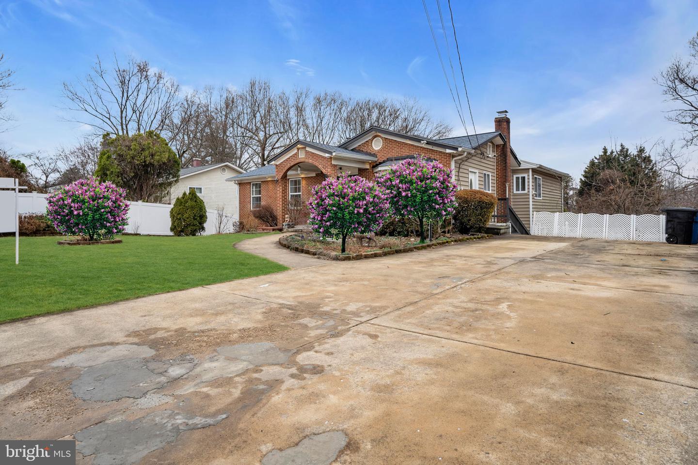 7839 HERITAGE DR, ANNANDALE, Virginia 22003, 6 Bedrooms Bedrooms, ,6 BathroomsBathrooms,Residential,For sale,7839 HERITAGE DR,VAFX2294298 MLS # VAFX2294298